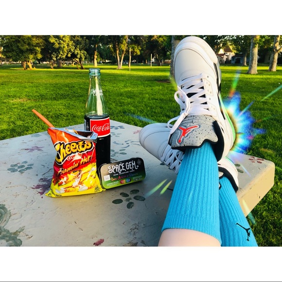 Nike Air Jordan 5 Retro Space Jam ‘Pro Stars’ White Infared 23 and Poison Green - Picture 2 of 3